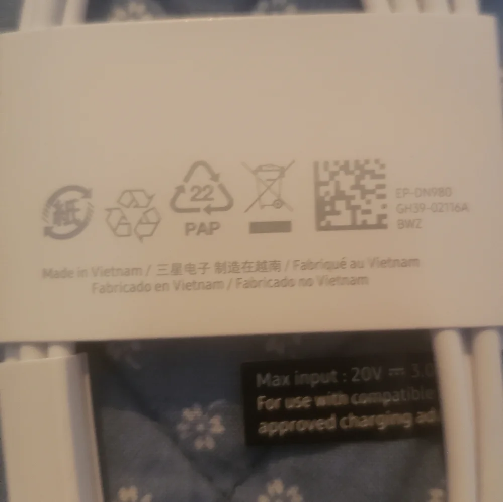 Samsung Factory Original Cable Lightening BRAND NEW NEVER USED
